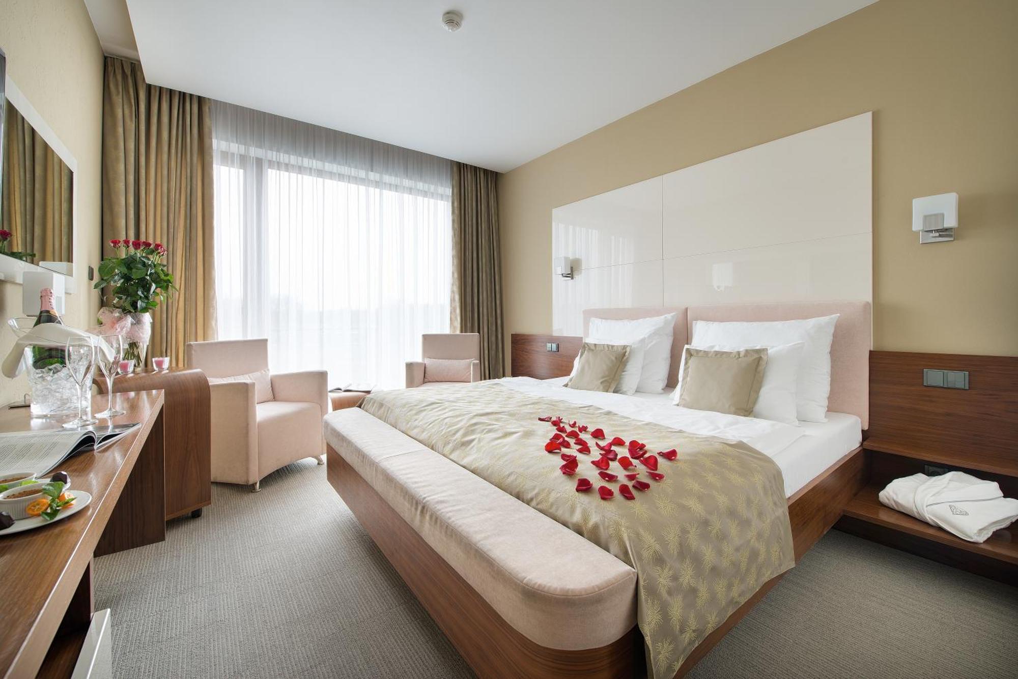 Wellness Hotel Diamant Hluboká nad Vltavou Εξωτερικό φωτογραφία
