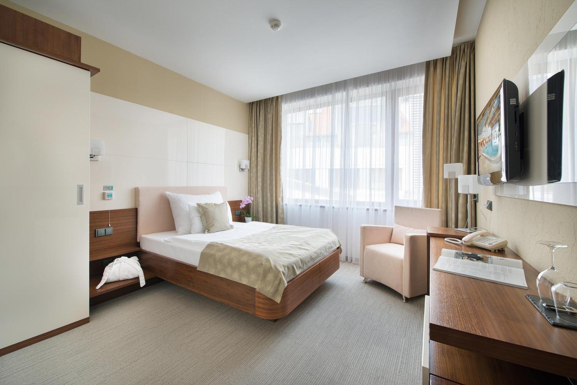 Wellness Hotel Diamant Hluboká nad Vltavou Εξωτερικό φωτογραφία