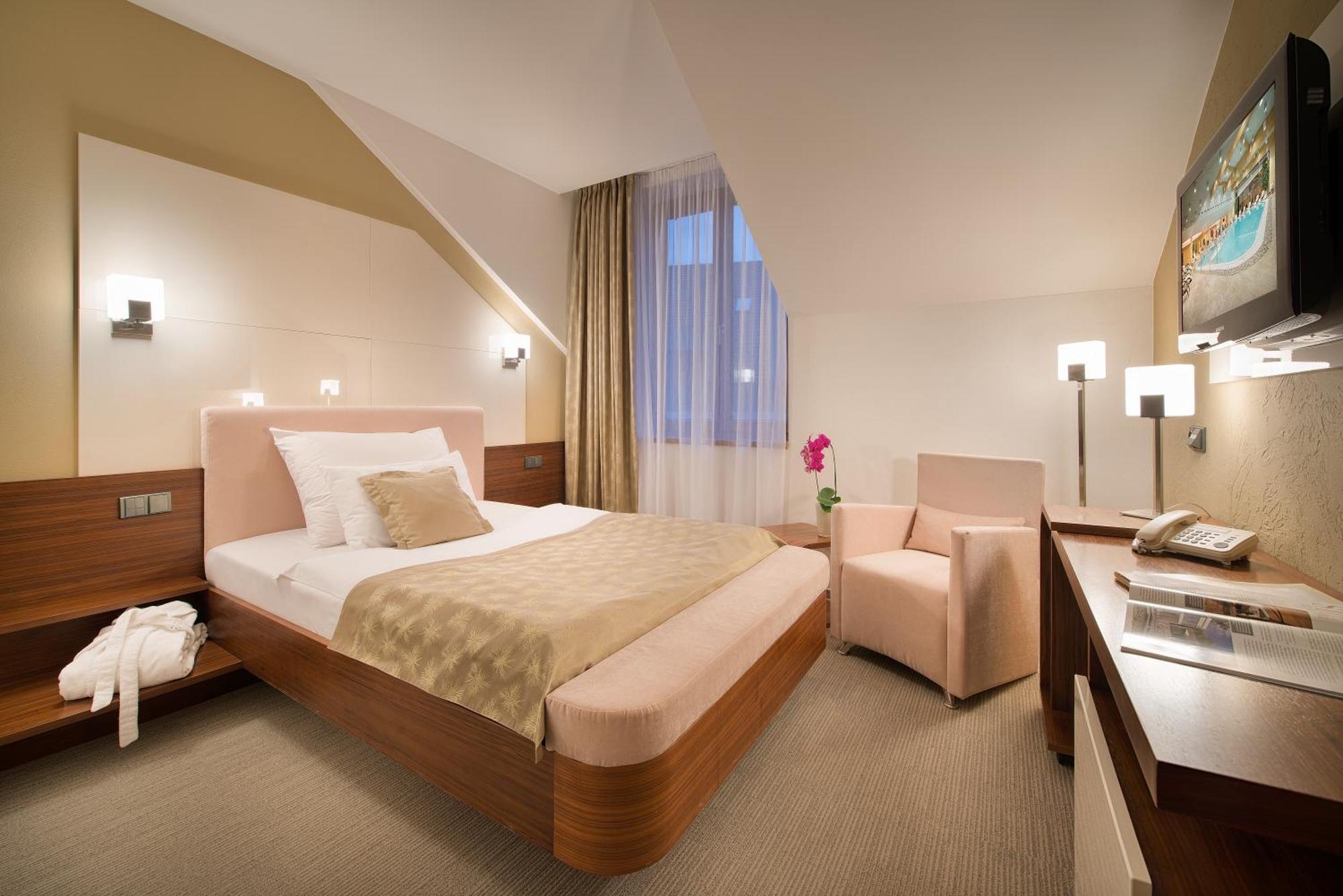 Wellness Hotel Diamant Hluboká nad Vltavou Εξωτερικό φωτογραφία