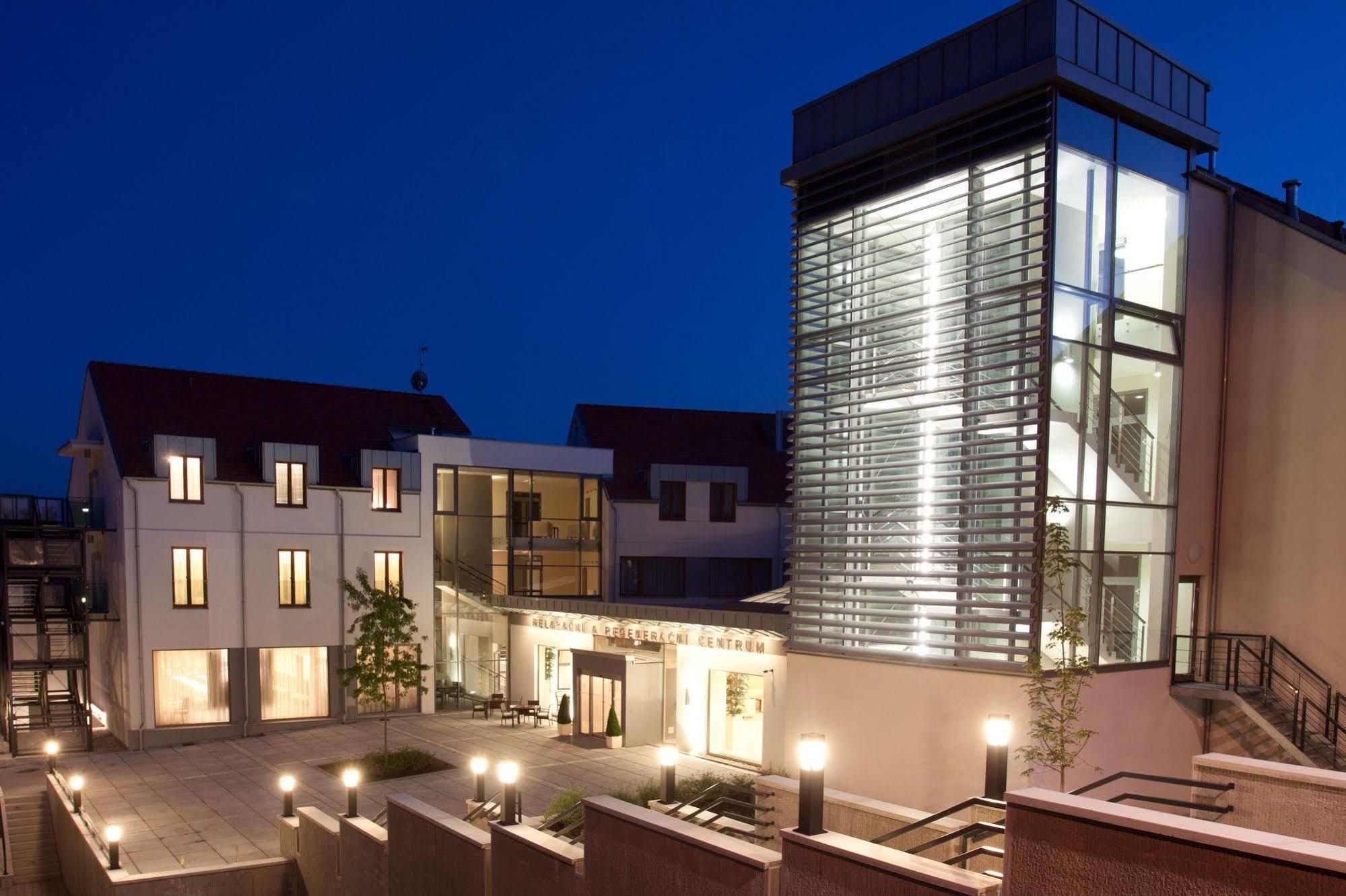 Wellness Hotel Diamant Hluboká nad Vltavou Εξωτερικό φωτογραφία