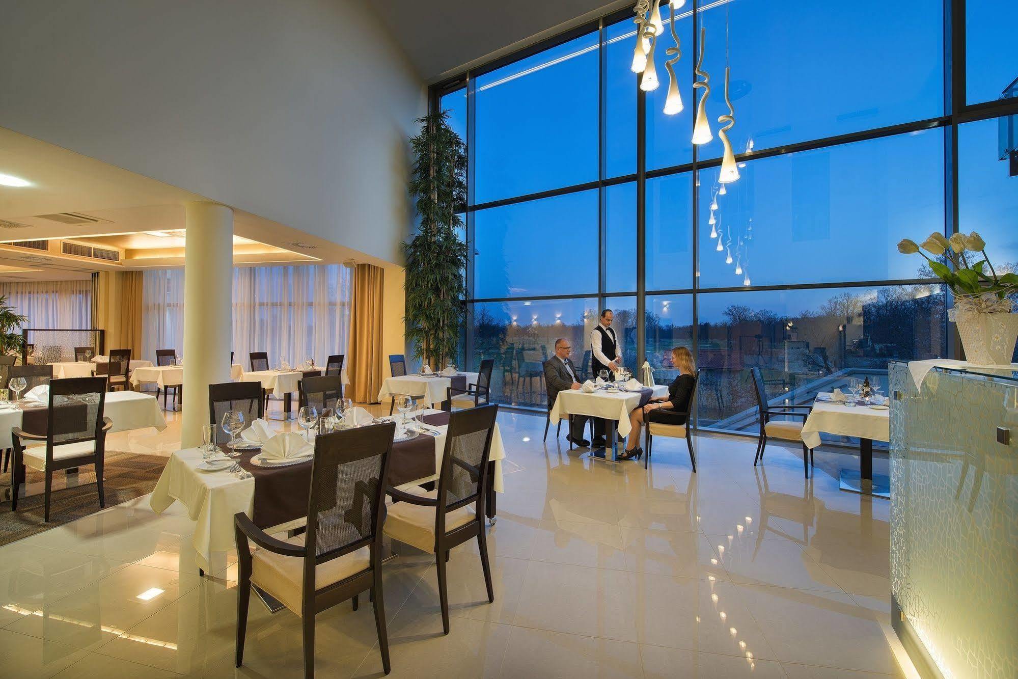 Wellness Hotel Diamant Hluboká nad Vltavou Εξωτερικό φωτογραφία