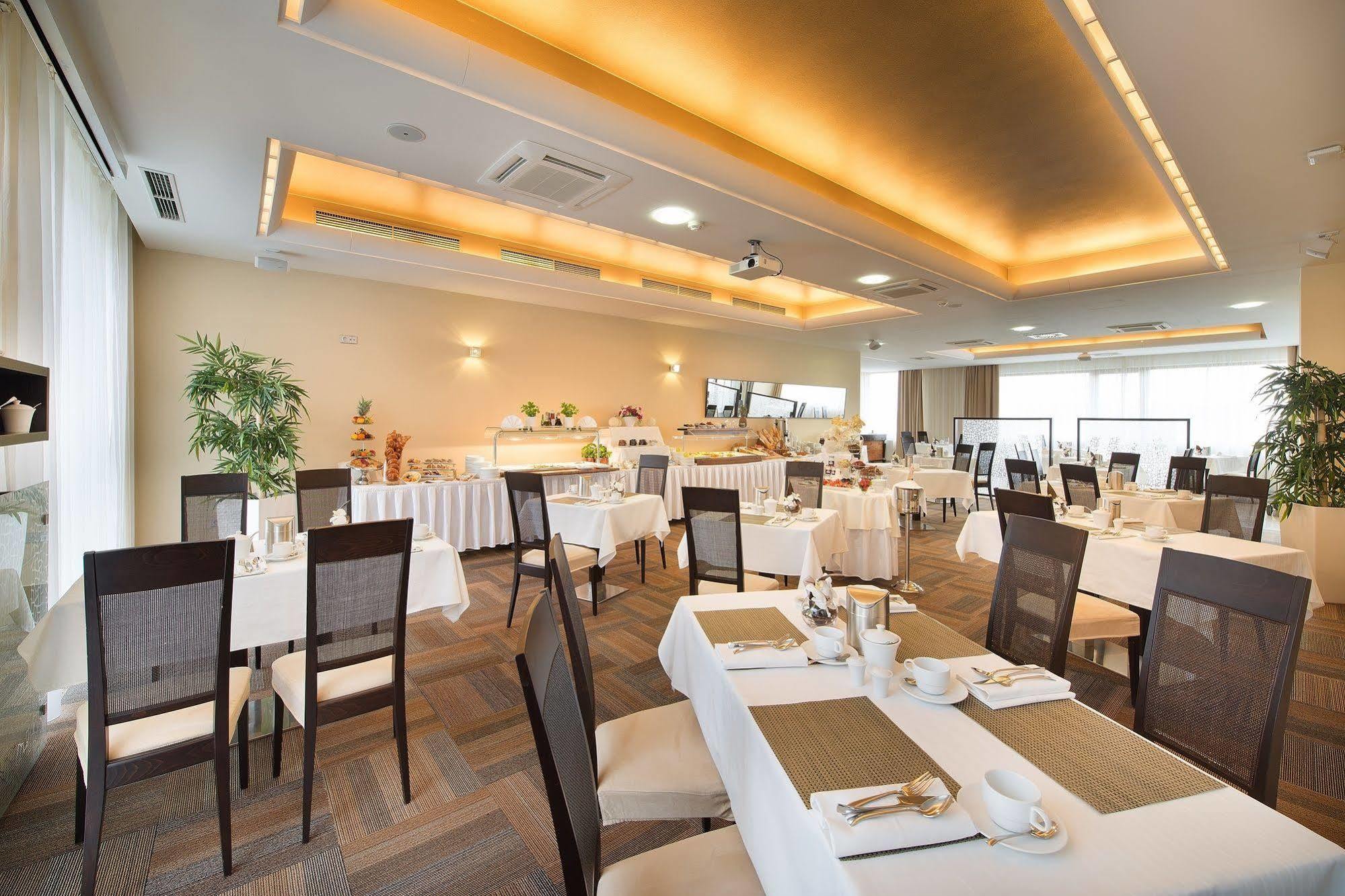 Wellness Hotel Diamant Hluboká nad Vltavou Εξωτερικό φωτογραφία