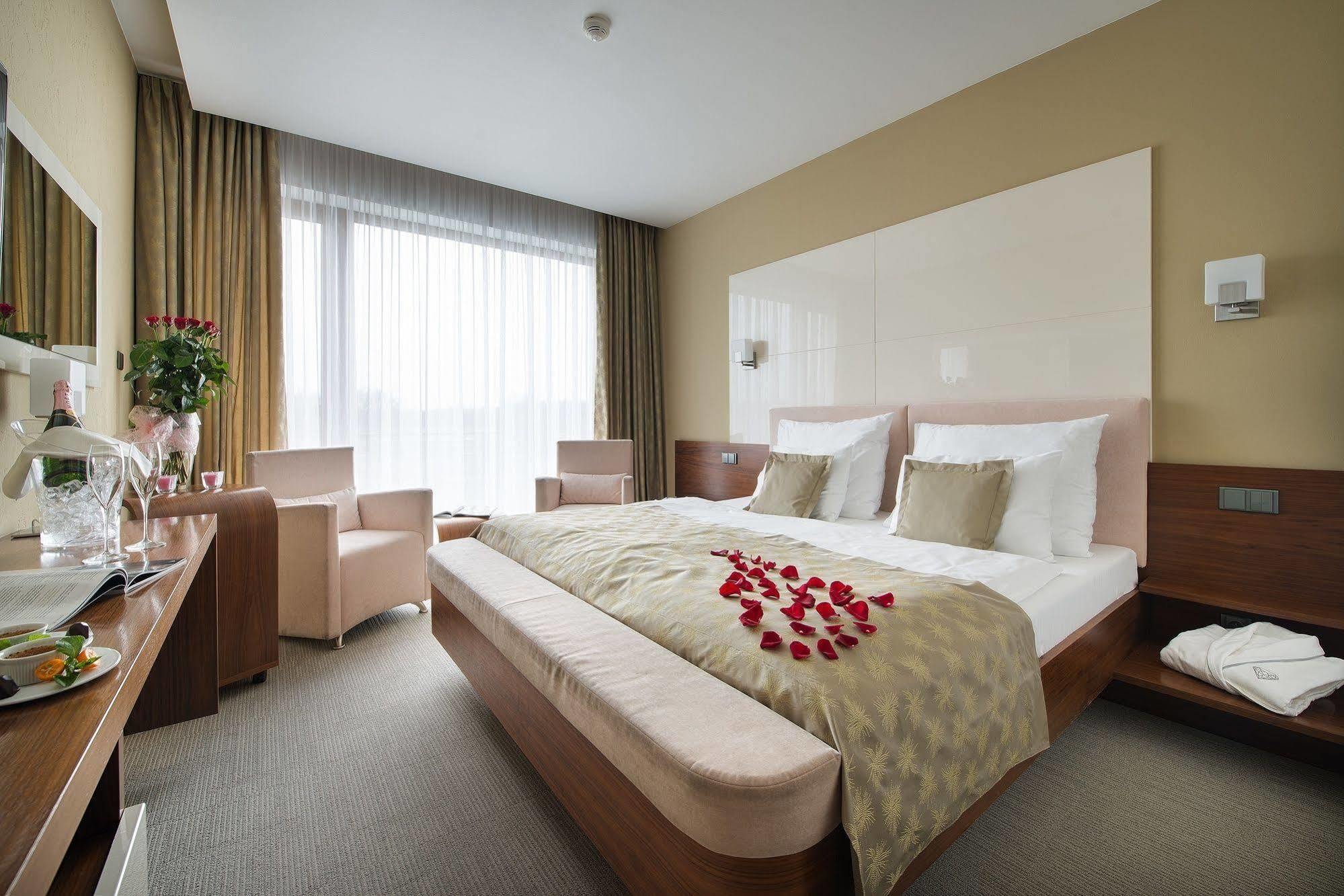 Wellness Hotel Diamant Hluboká nad Vltavou Εξωτερικό φωτογραφία